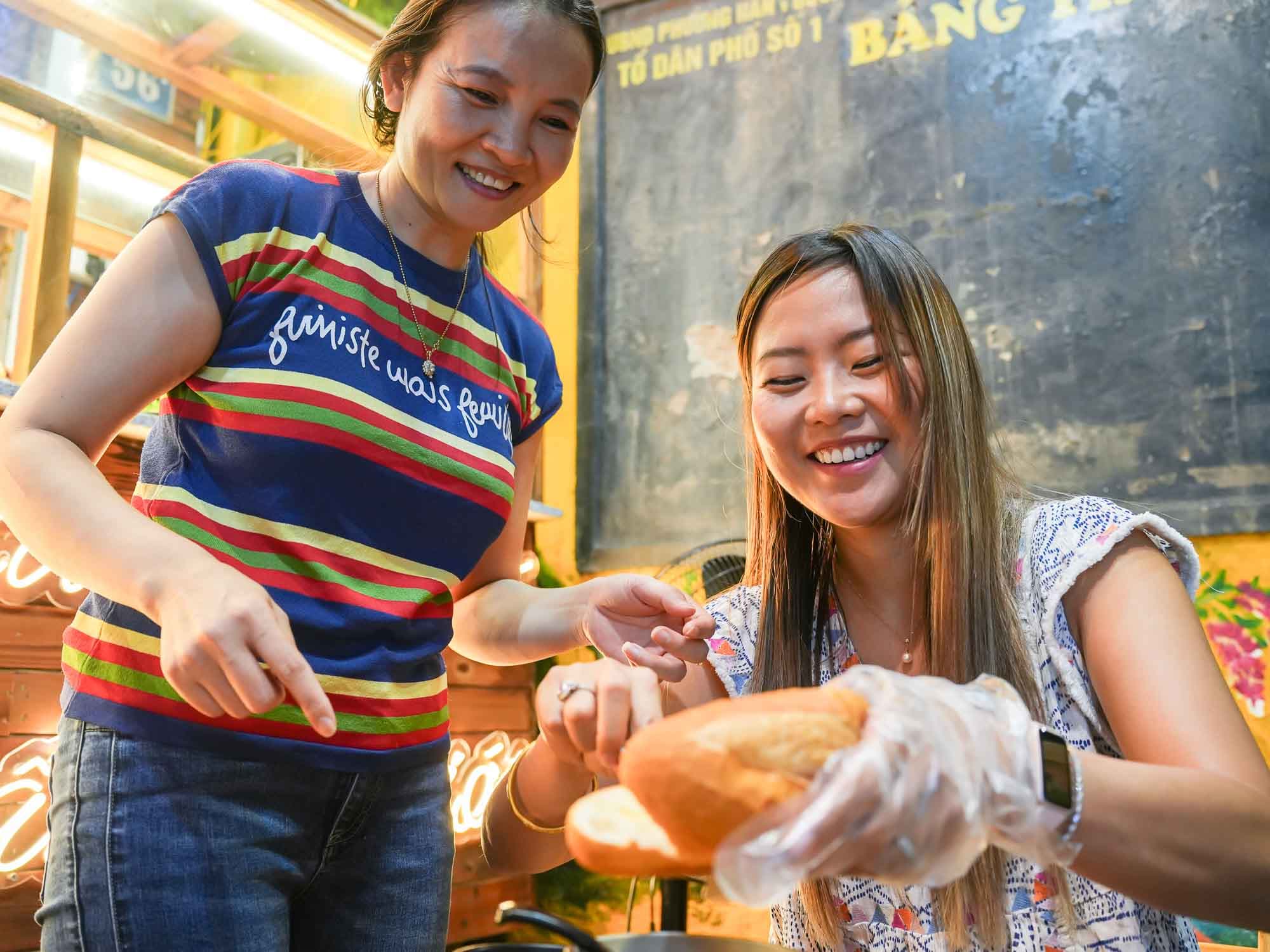 Hanoi Old Quarter Evening Food Tour Banh Cuon Vendor